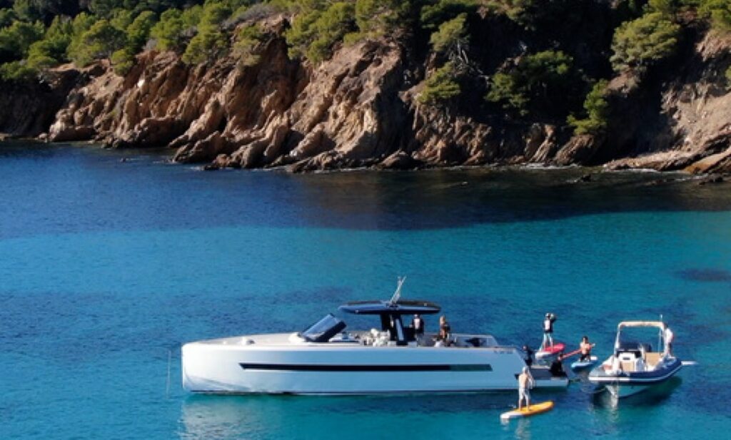 location bateau Lavandou, location bateau Bormes-les-Mimosas, location semi-rigide Lavandou, location semi-rigide Bormes-les-Mimosas, location coque rigide Lavandou, location coque rigide Bormes-les-Mimosas, Sur la Vague, location bateau Côte d'Azur, louer bateau Lavandou, louer bateau Bormes-les-Mimosas, location bateau journée Lavandou, location bateau journée Bormes-les-Mimosas, bateau à moteur Lavandou, bateau à moteur Bormes-les-Mimosas, exploration maritime Lavandou, exploration maritime Bormes-les-Mimosas, vacances en bateau Lavandou, vacances en bateau Bormes-les-Mimosas, service location bateau Lavandou, service location bateau Bormes-les-Mimosas